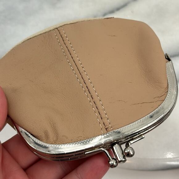 NWT cream leather coin purse - Picture 4 of 5